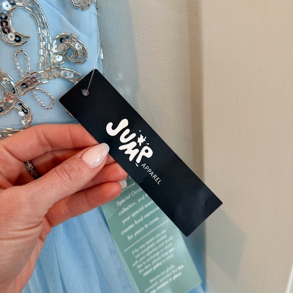 Jump Apparel NWT Beaded V-Neck Bodice Ruffle Tulle Gown Light Blue Size 1/2 New - Picture 5 of 15
